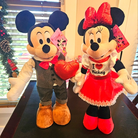 Disney Mickey and Minnie Mouse Valentine Greeters Plush 22" New with tags - Picture 2 of 8